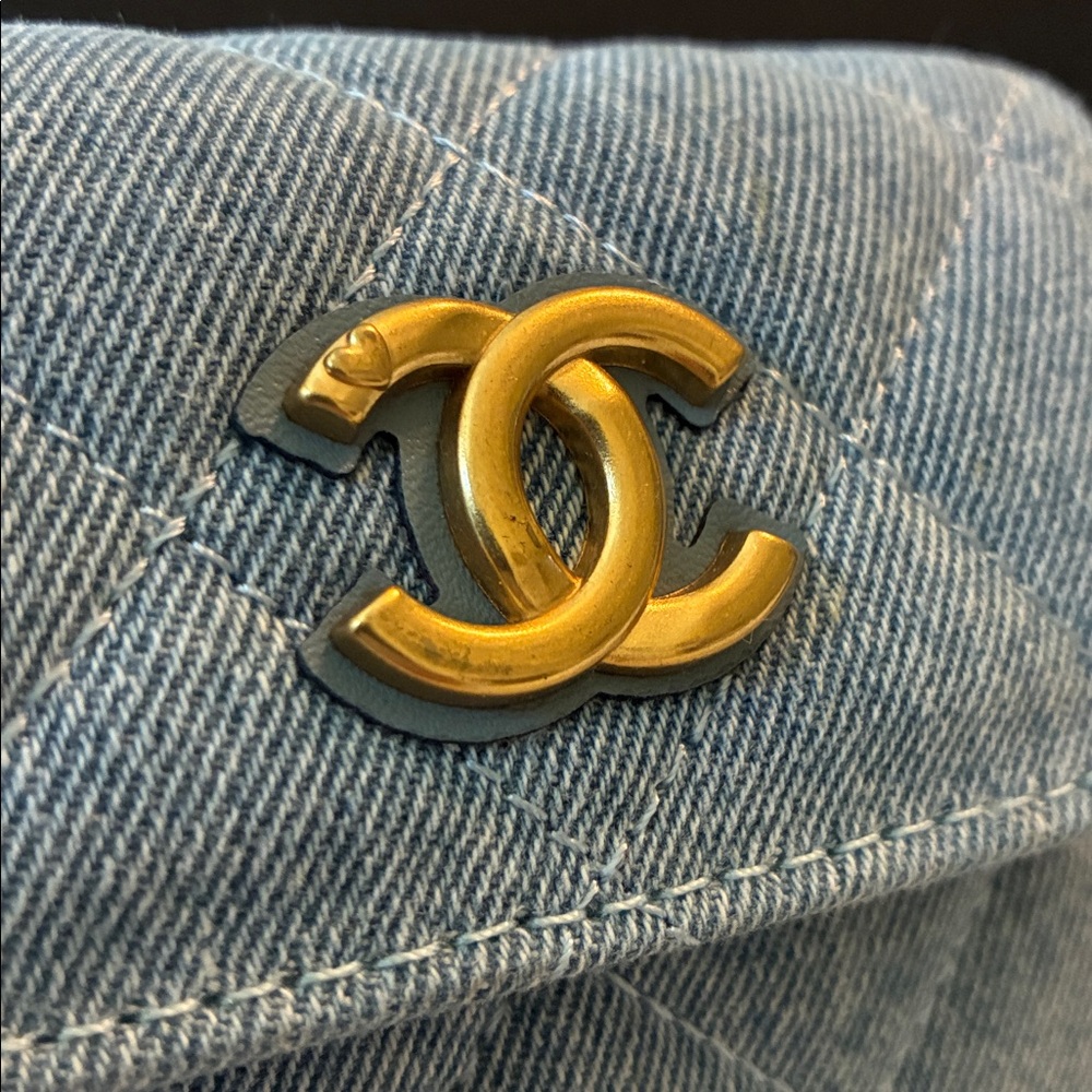 New CHANEL Denim Mini Crossbody Bag with Gold CC Hardware VVIP Giff - Picture 2 of 8